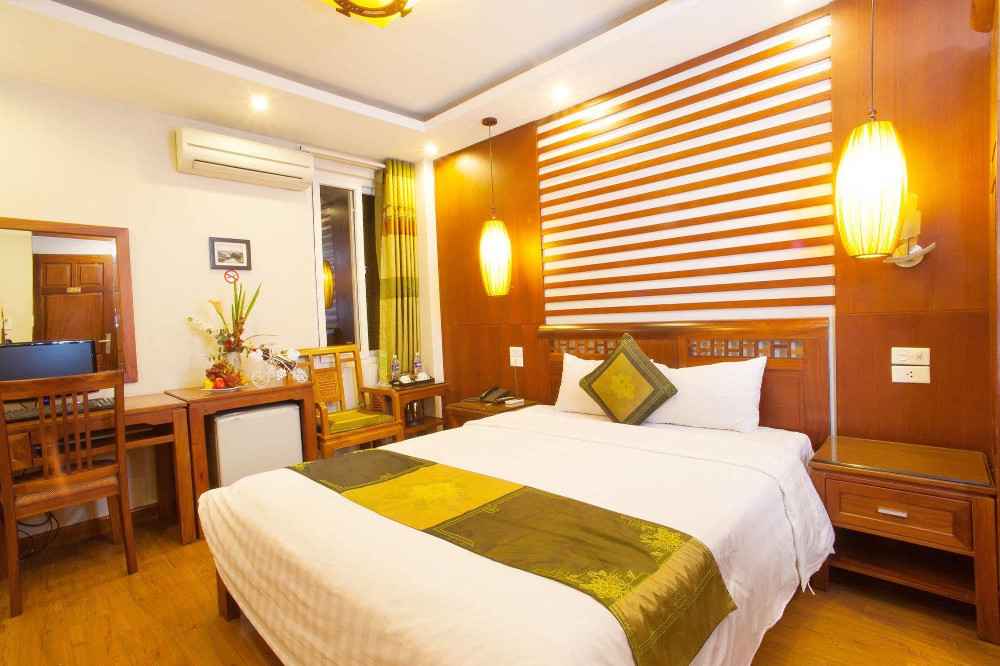 Icon 36 Hotel & Residence Hanoi Bagian luar foto