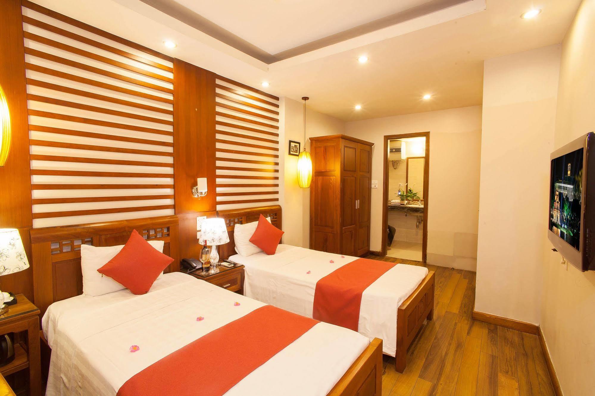 Icon 36 Hotel & Residence Hanoi Bagian luar foto