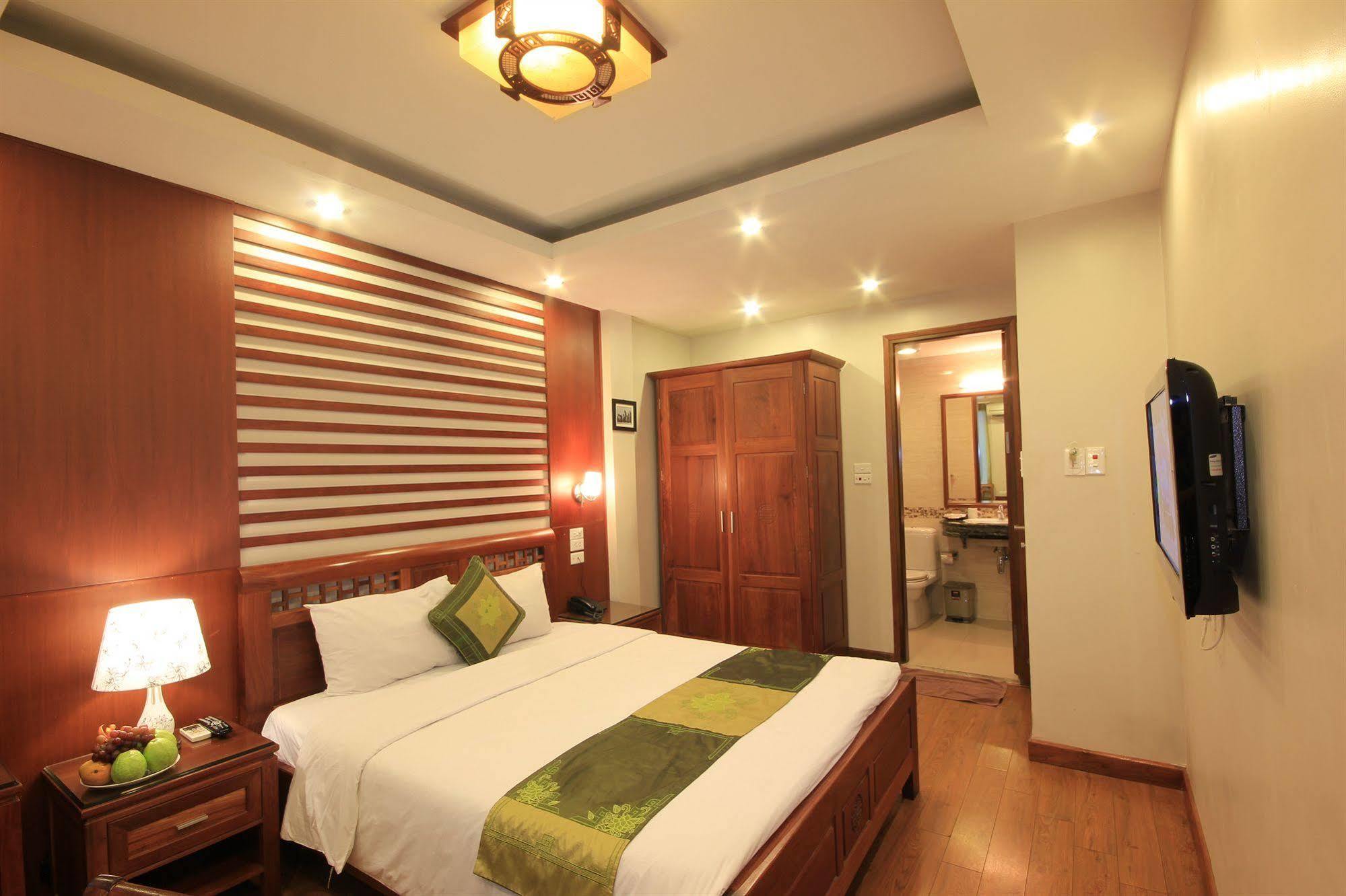 Icon 36 Hotel & Residence Hanoi Bagian luar foto